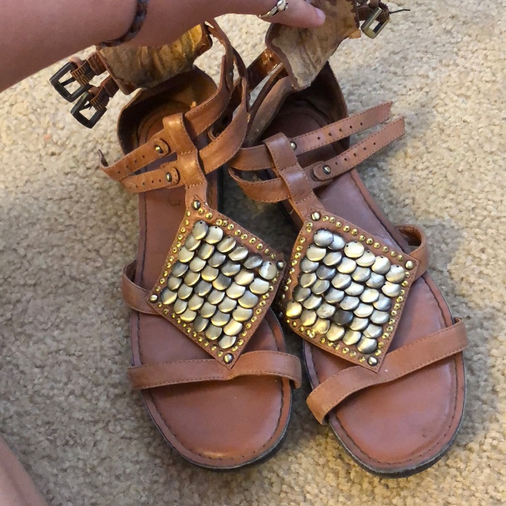 BCBG PARIS sandles